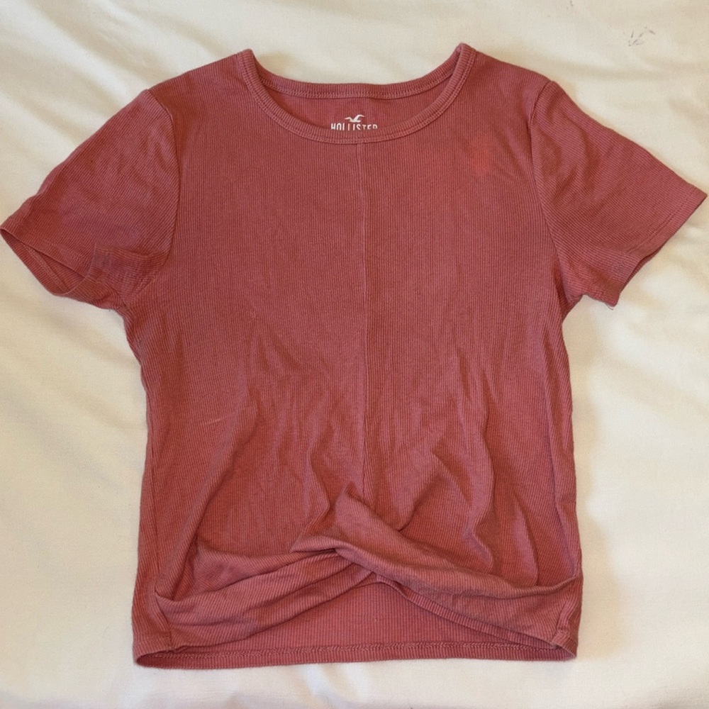 Hollister must-have collection top